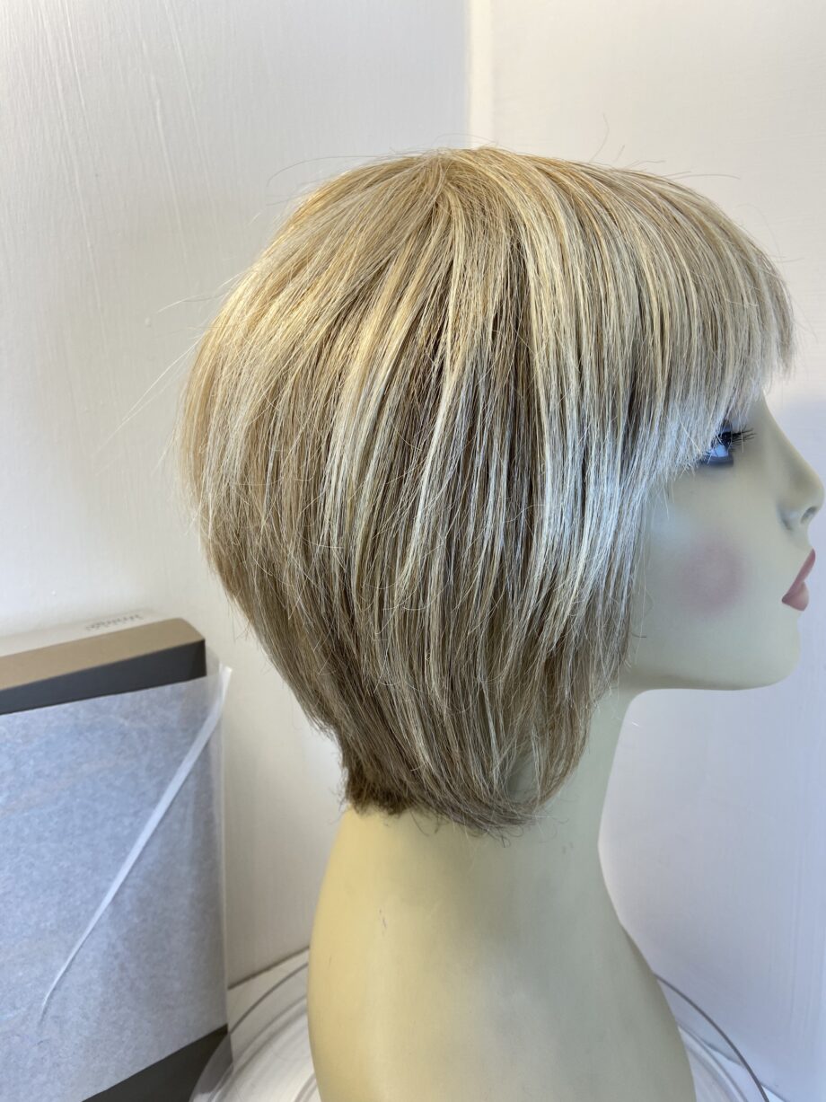 Natural image praline mist wig. Bblms426