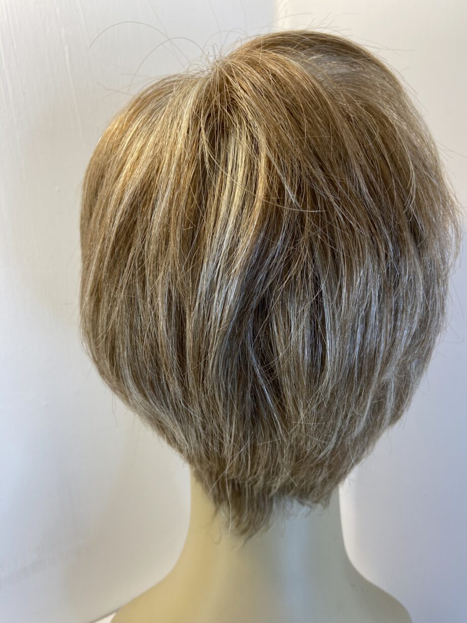 new blonde Rene of Paris wig. Blss576