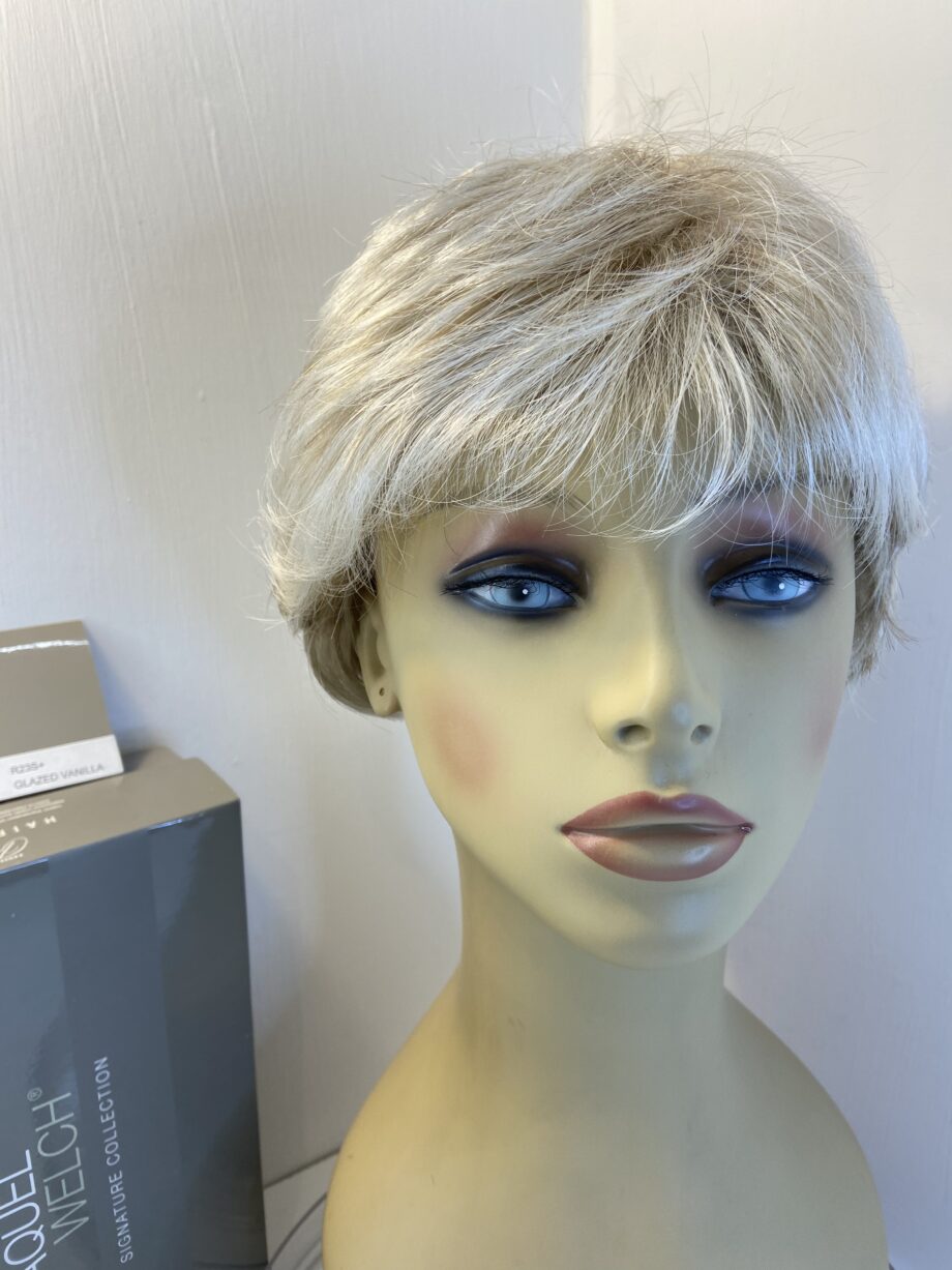 Raquel Welch glazed vanilla wig. Bblss424