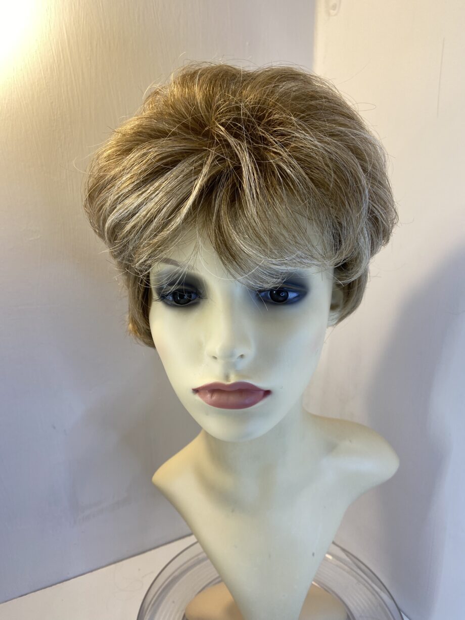 Gisela Mayer blonde wig. Blsw575