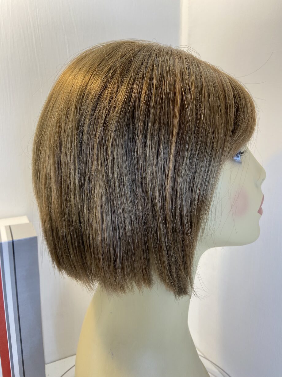 New hair world brown boxed wig. Bbrms428