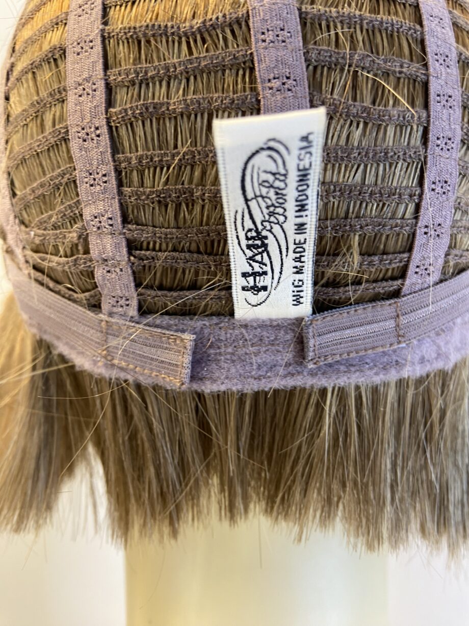 New hair world brown boxed wig. Bbrms428