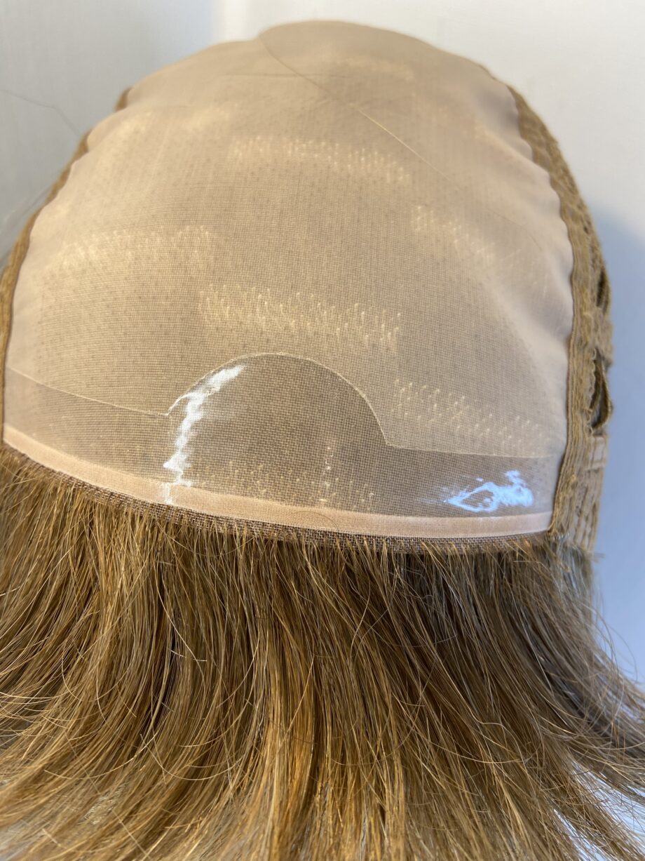 New Amore designer wig. Dark blonde. Bblls429