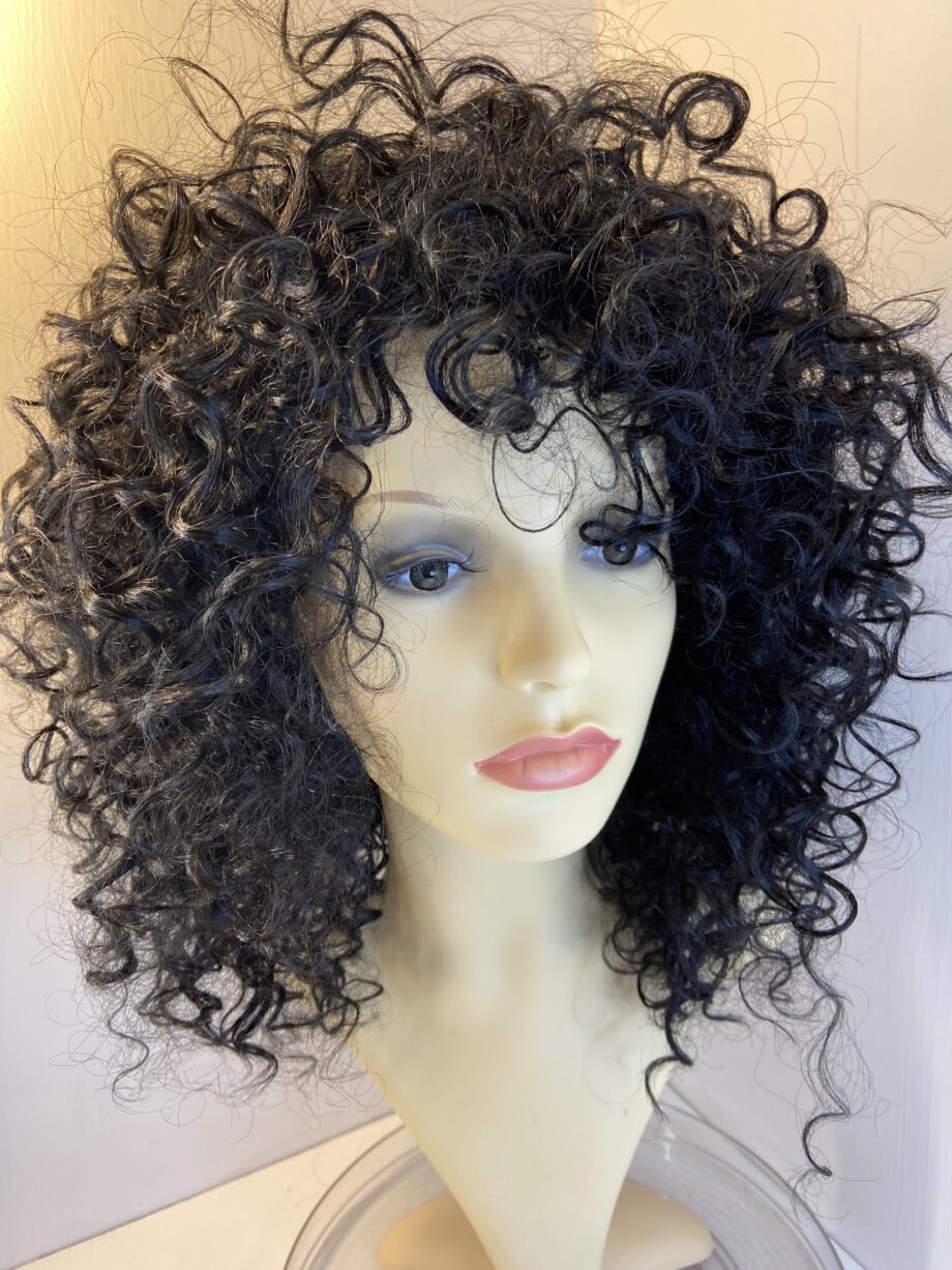 New black curly long wig. Blalc426