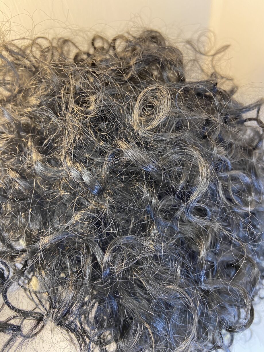 New black curly long wig. Blalc426