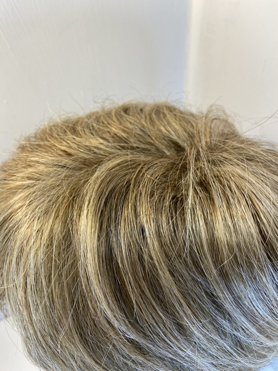 Blonde wig. Ssw429
