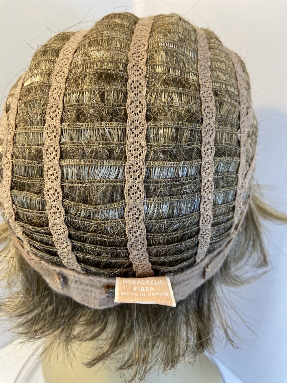 Blonde wig. Ssw429