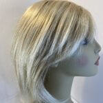 Beautiful blonde long wig. Blms431