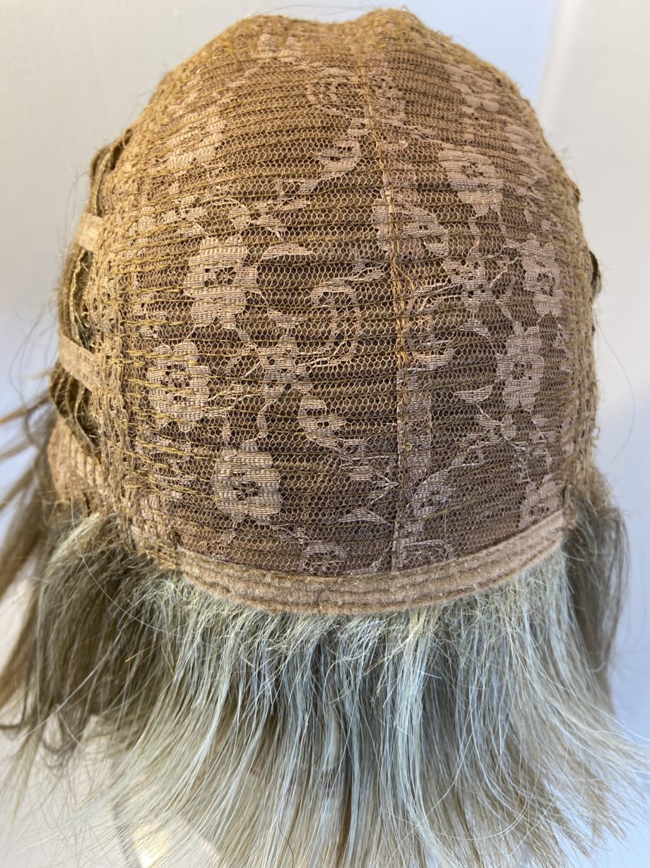 Stunning Rene of Paris blonde wig as new. Blss432
