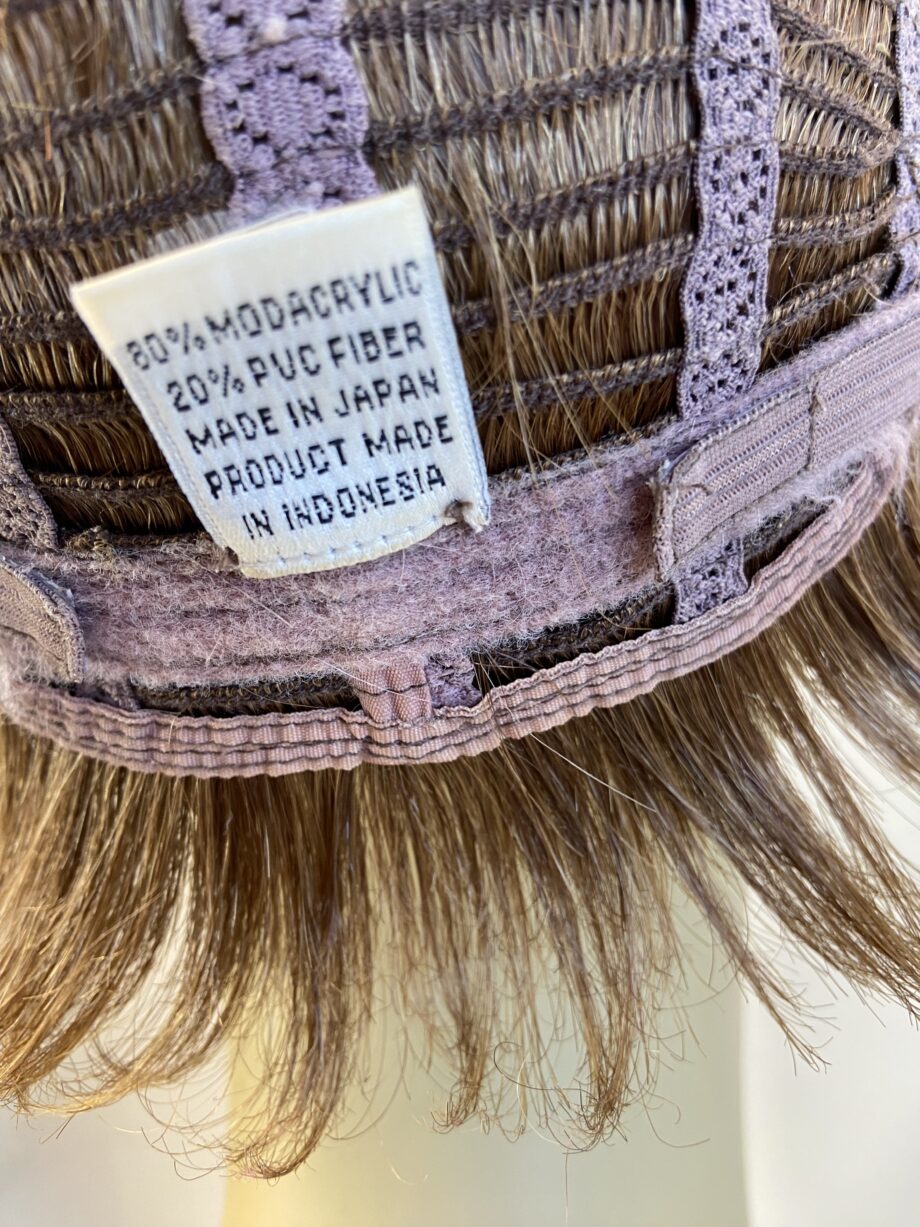 Petite honey blonde wig. Bblss431