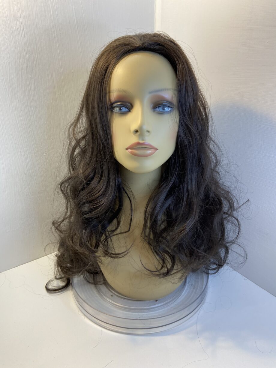 Dark brown wavy long wig. Brlw652