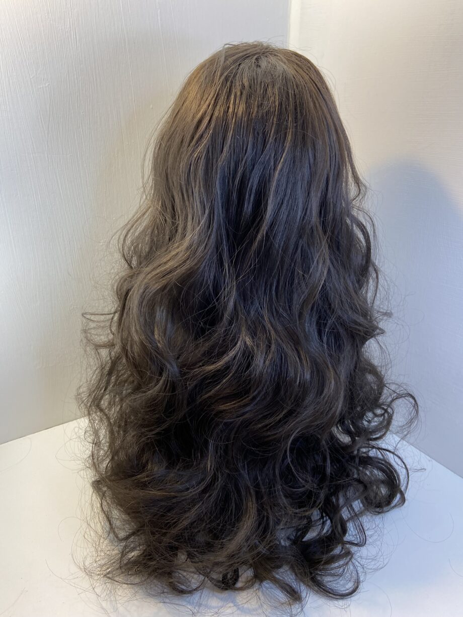 Dark brown wavy long wig. Brlw652