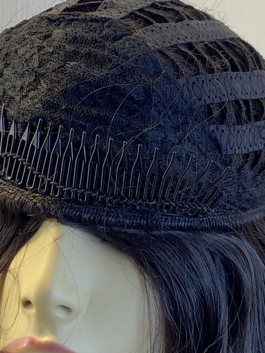 Dark brown wavy long wig. Brlw652