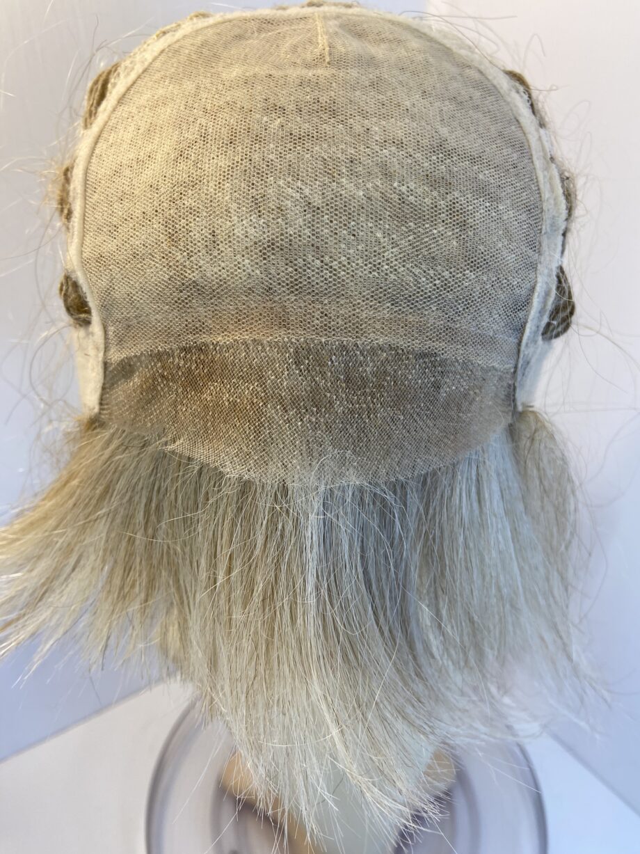 Blonde mid length wig. Blms581
