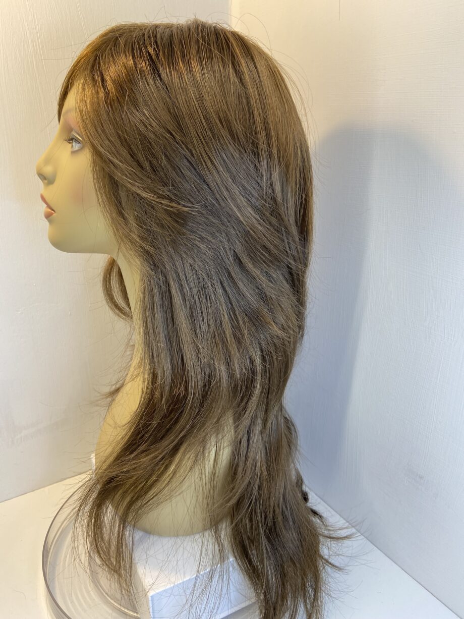 Stunning New long brown wig. Brls583