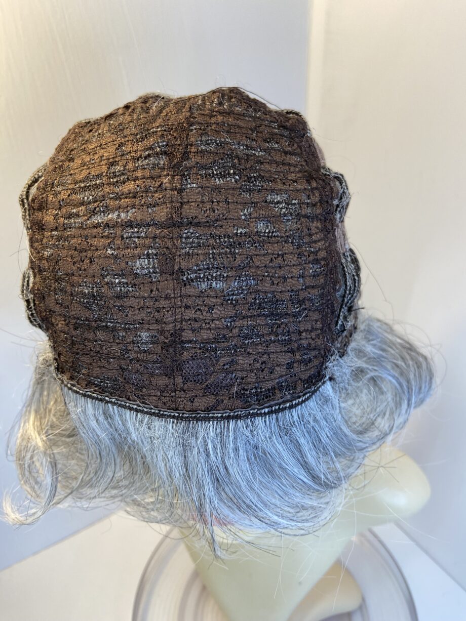 New long grey wavy wig. Gmw584