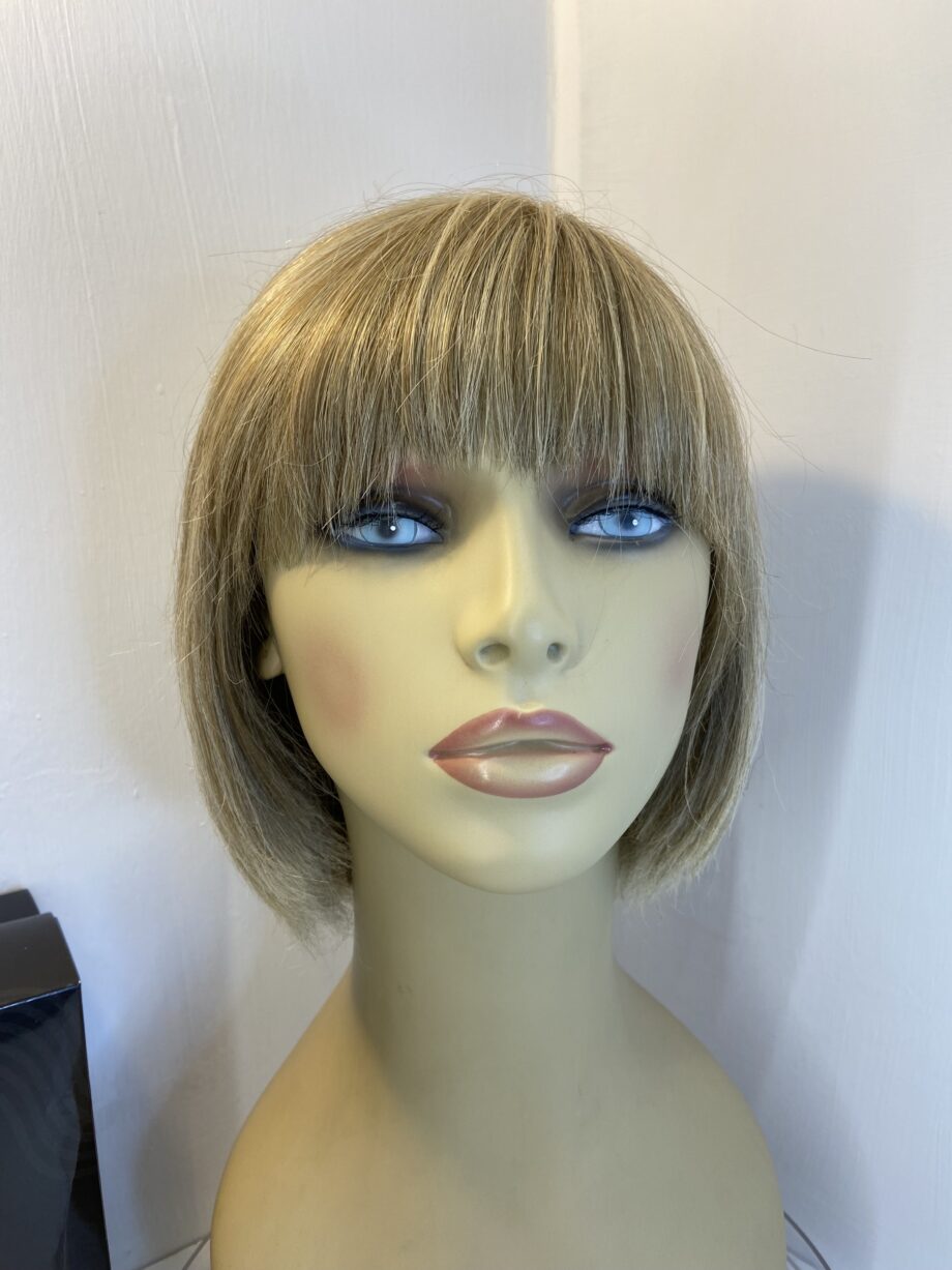 Beautiful Rene of Paris blonde Bob. Bblms433