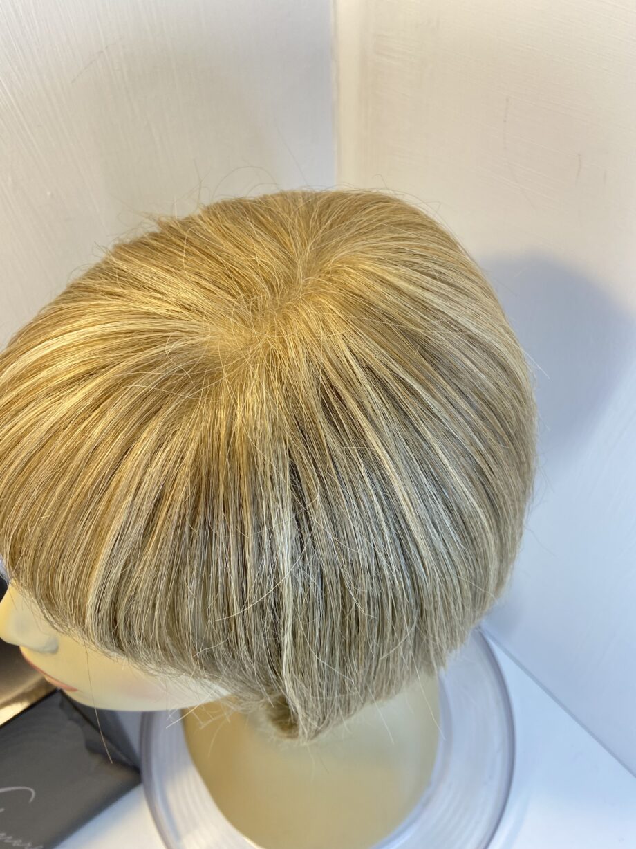 Beautiful Rene of Paris blonde Bob. Bblms433