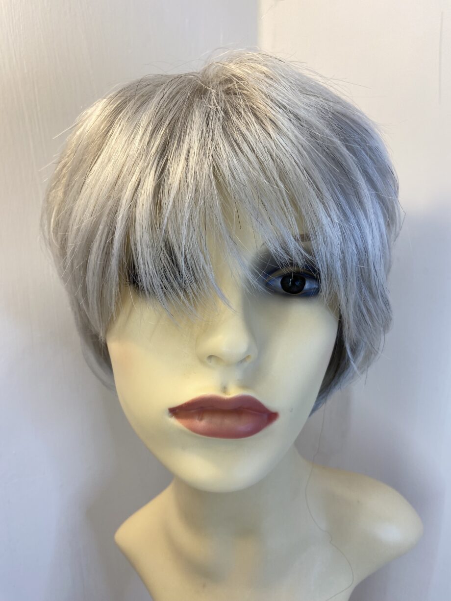 Gabor says over grey wig. Sblms585