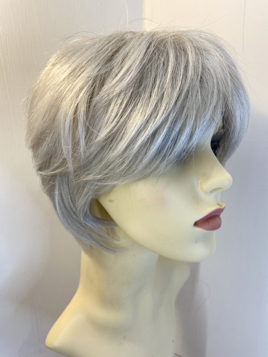 Gabor says over grey wig. Sblms585