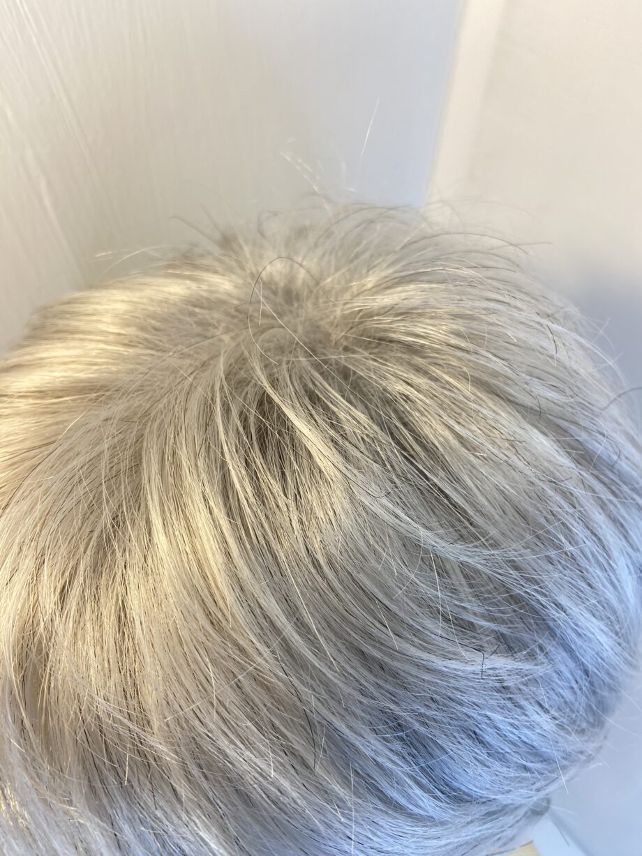 Gabor says over grey wig. Sblms585