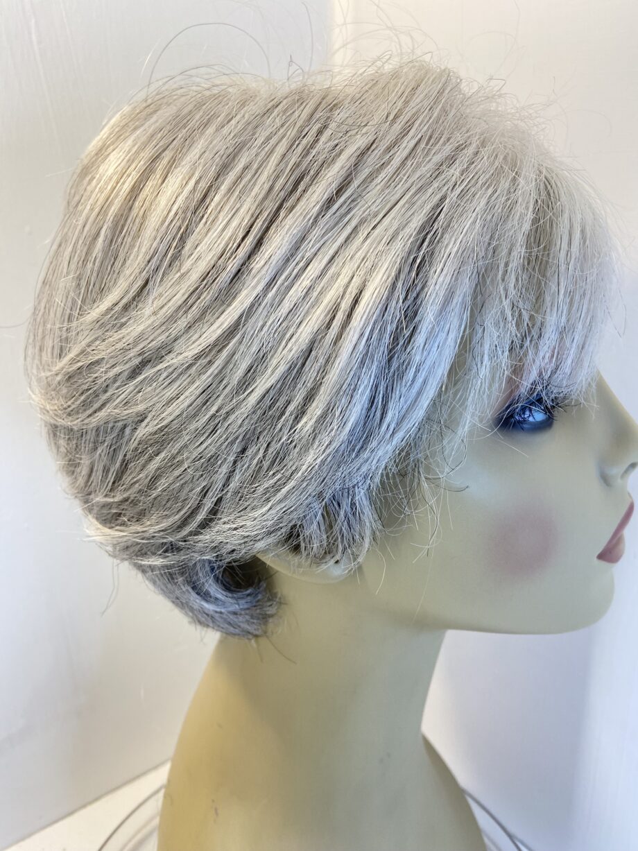 Soft cap silver grey wig. Gss592