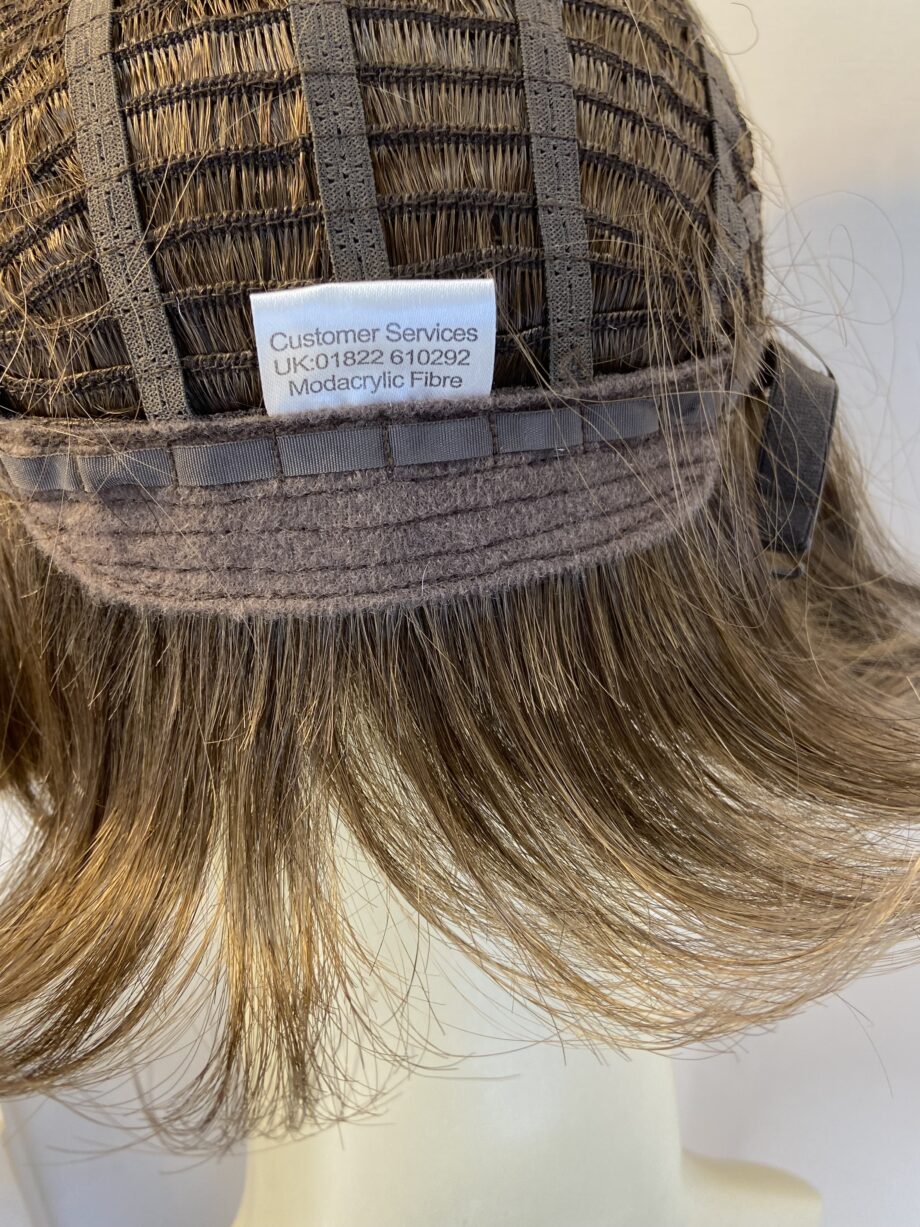 Super silky shiny new brown wig. Bbrss434