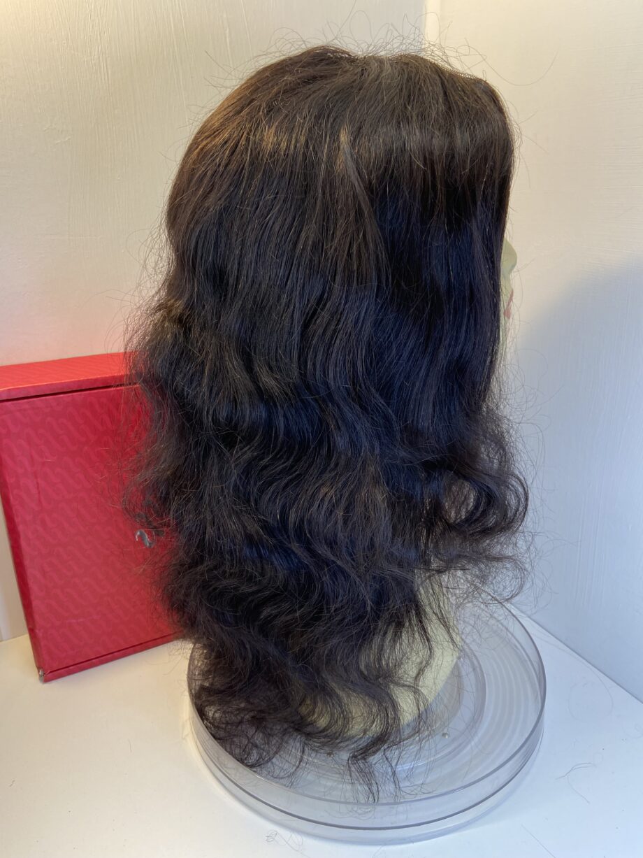 New long wavy brown wig. Bblalw438