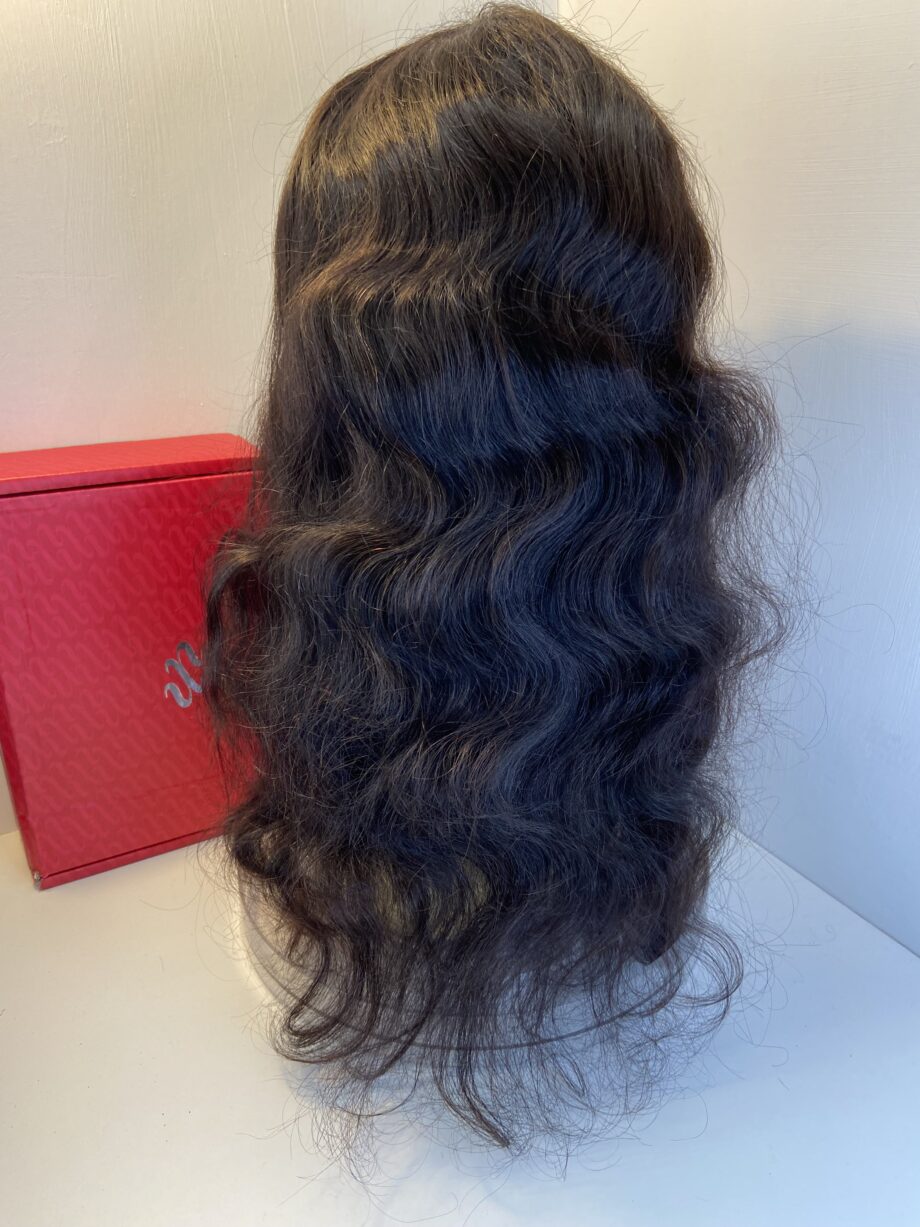 New long wavy brown wig. Bblalw438