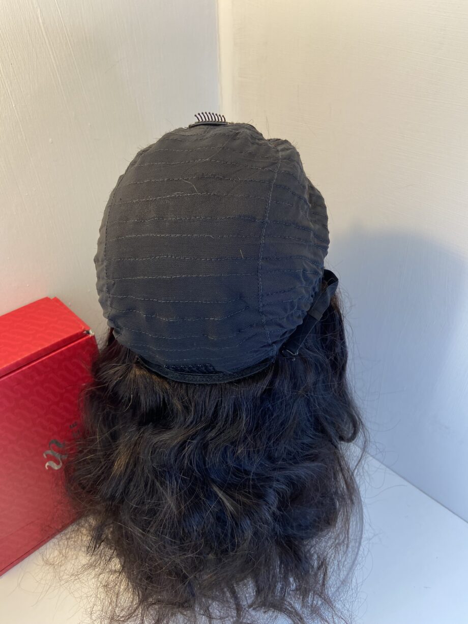 New long wavy brown wig. Bblalw438