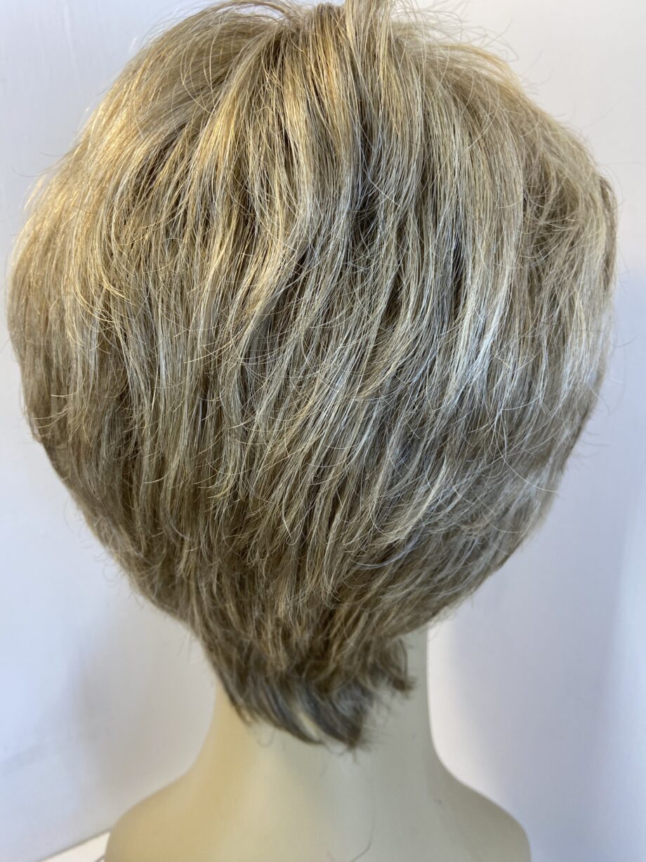 Blonde short designer wig. Blss335