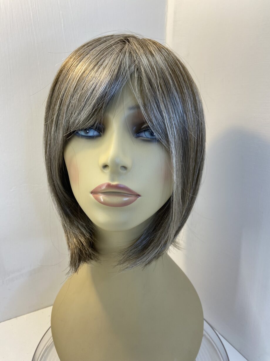 Grey ash blonde lotus long wig. Gbrls594