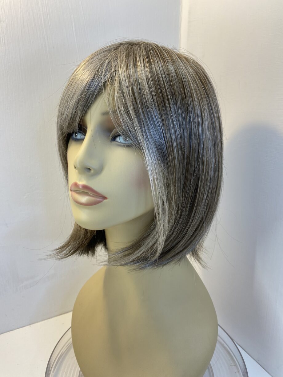 Grey ash blonde lotus long wig. Gbrls594