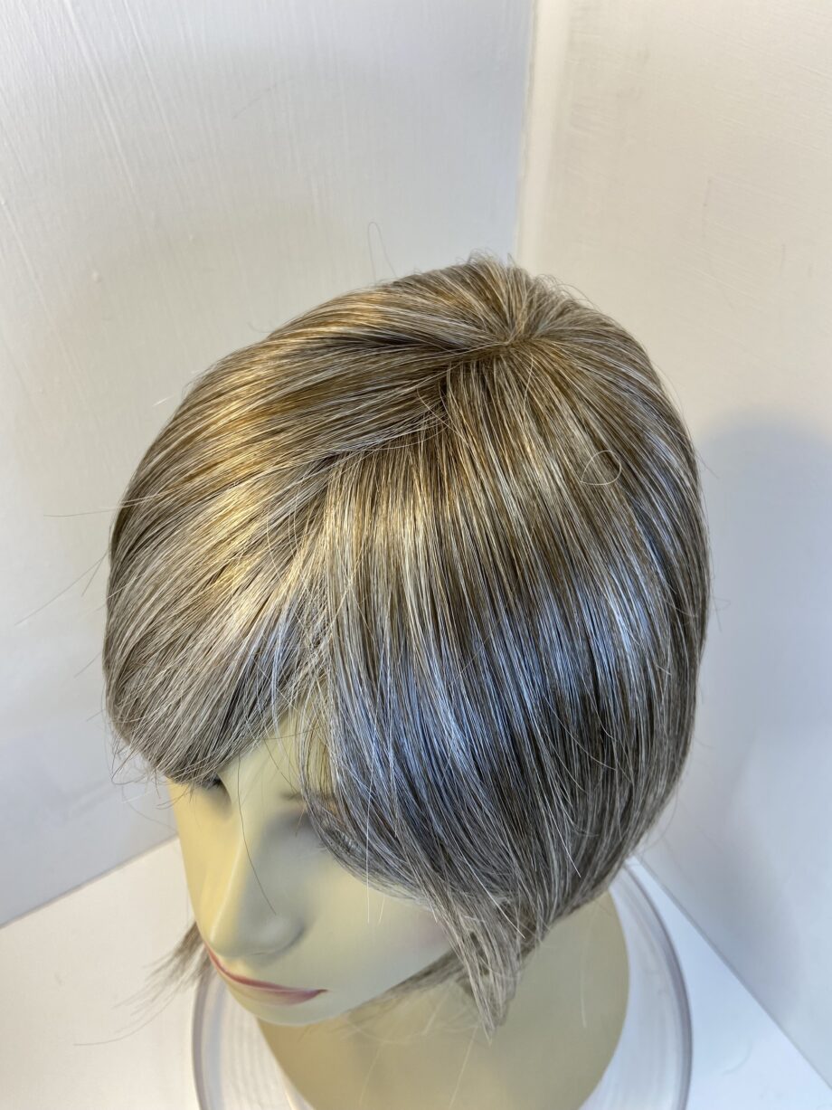 Grey ash blonde lotus long wig. Gbrls594