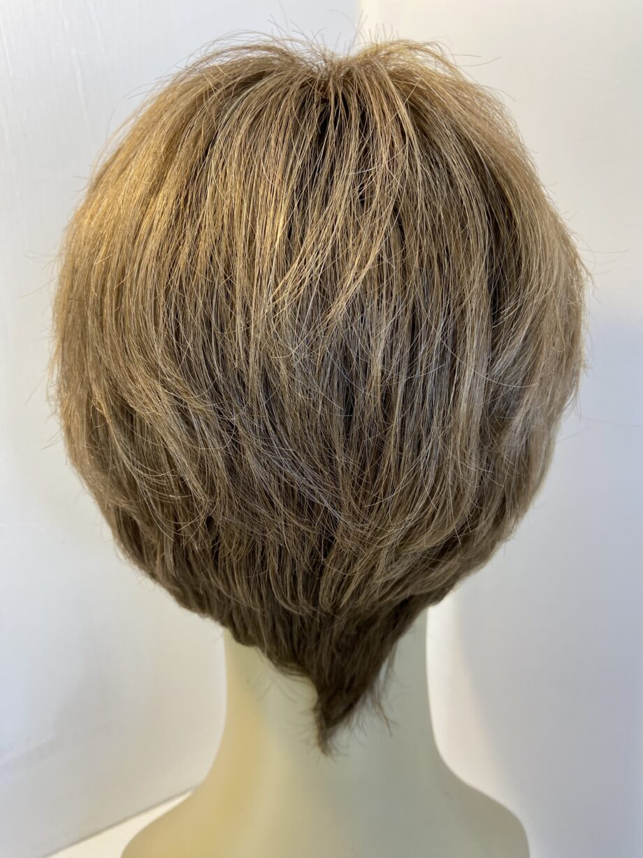 Short light brown wig. Blss596