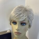 Silver grey short wig. Gsw441