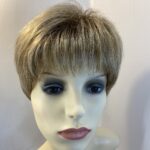 Soft brown short wig. Blss821