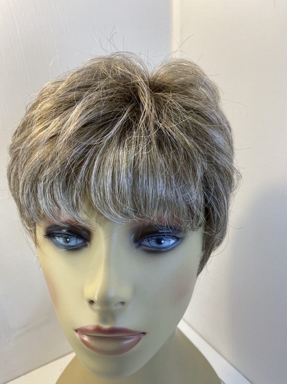 Ash blonde short stylish wig. Gss822