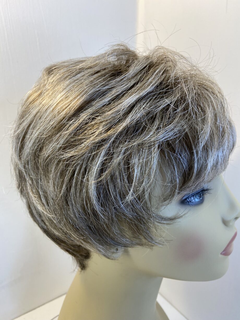 Ash blonde short stylish wig. Gss822