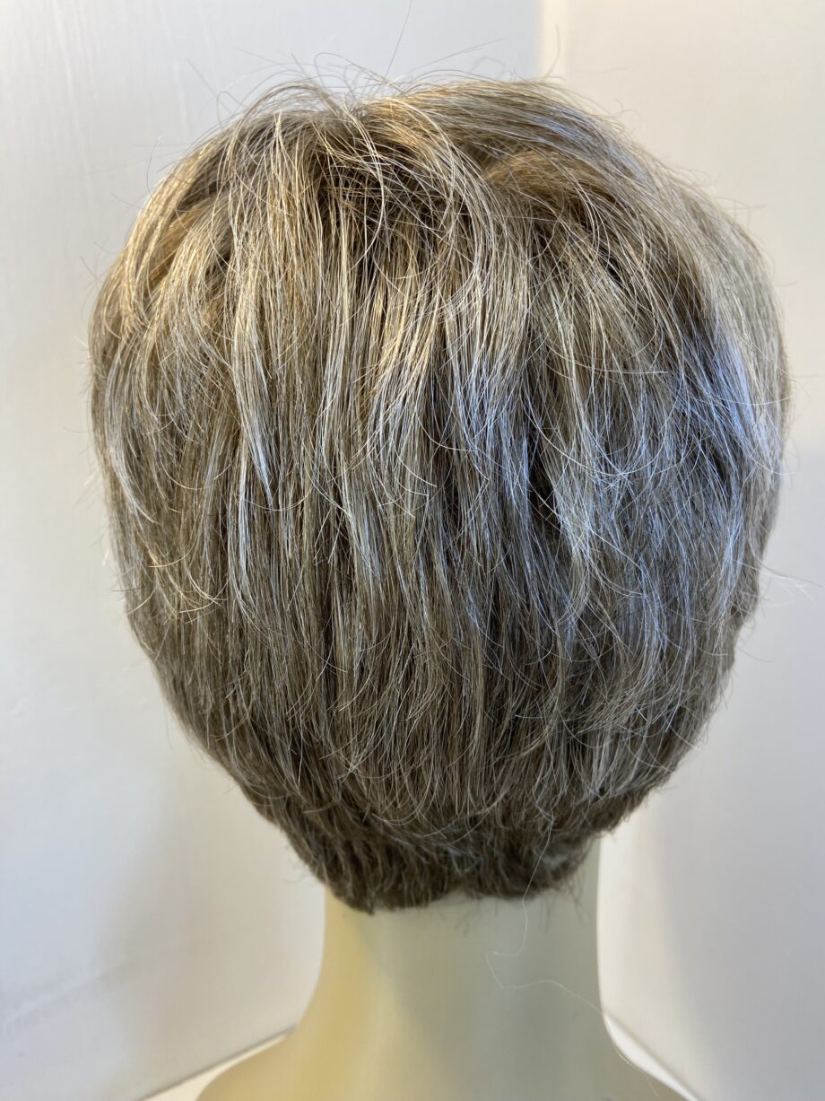 Ash blonde short stylish wig. Gss822