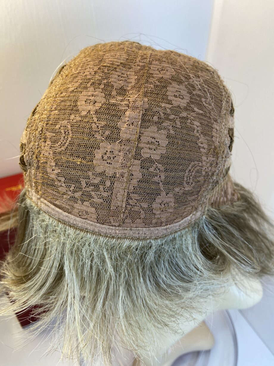 Rene of Paris blonde wig. Bblms444