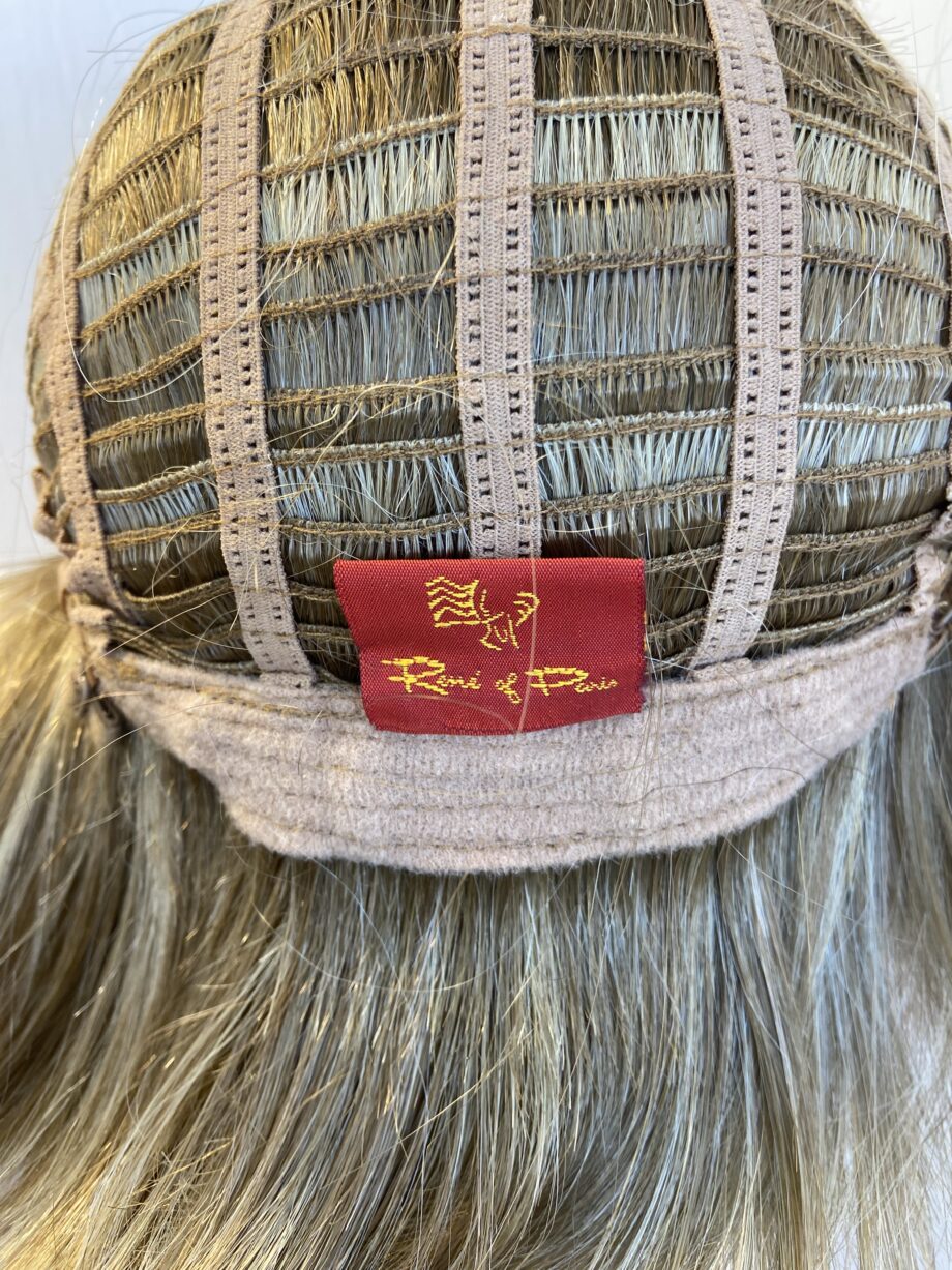 Rene of Paris blonde wig. Bblms444