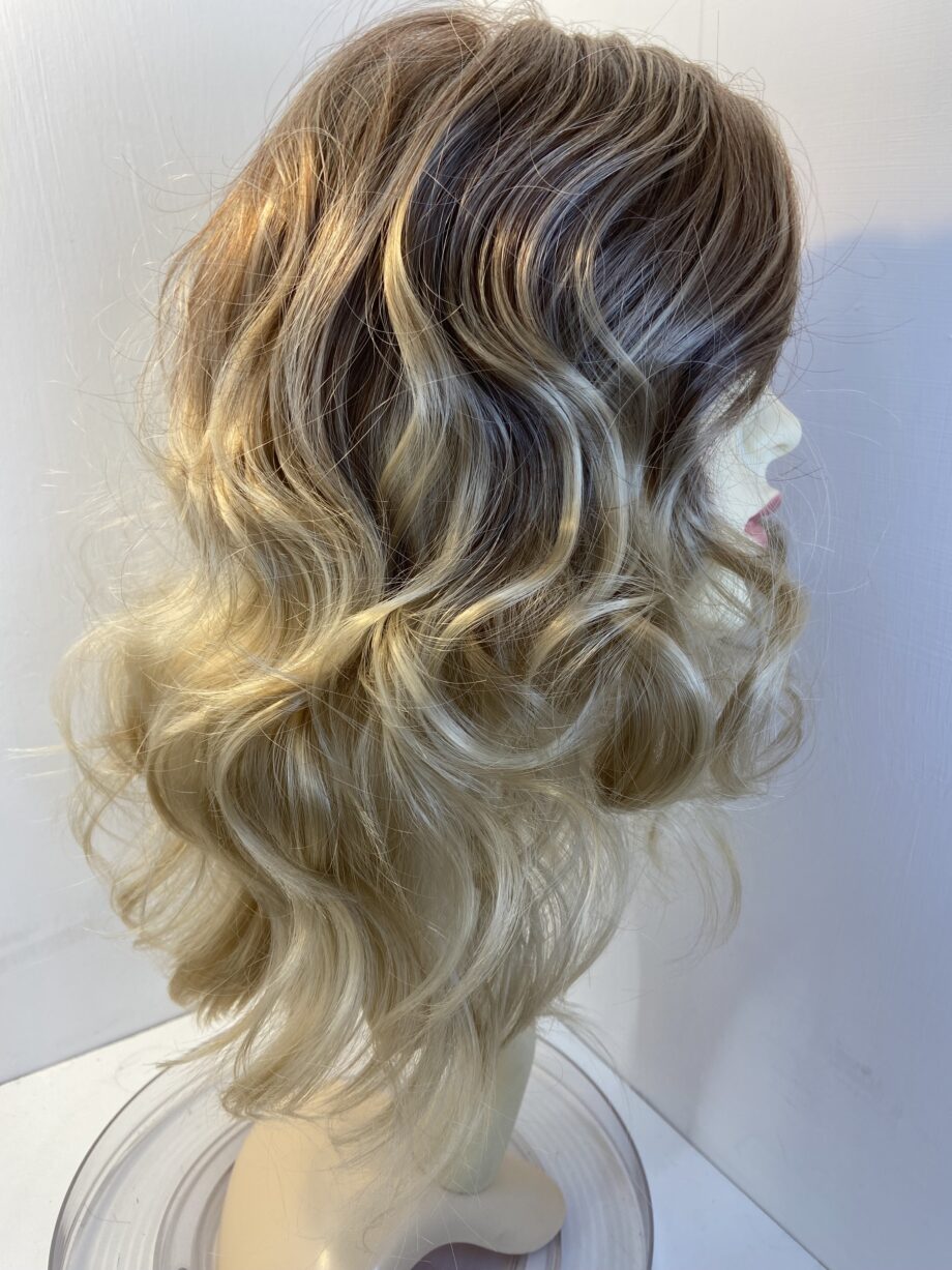 Blonde new long wavy wig. Bllw834