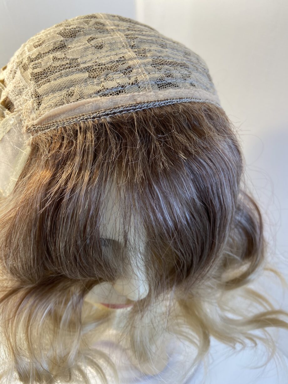 Blonde new long wavy wig. Bllw834
