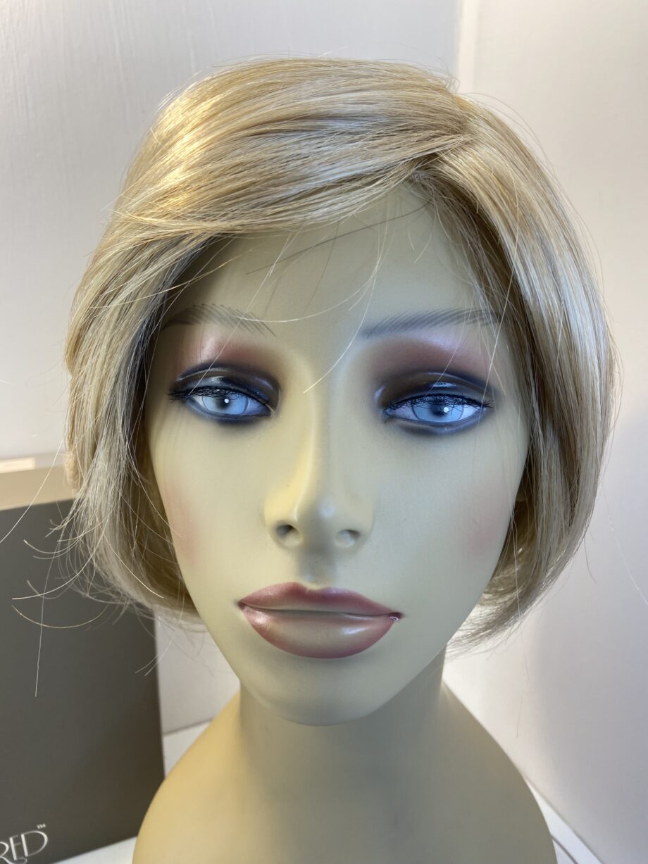 Natural image blonde wig. Bblss447