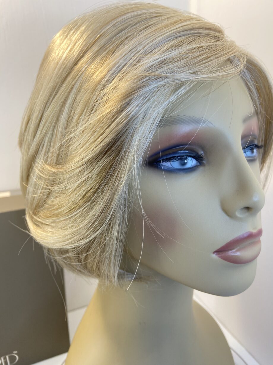Natural image blonde wig. Bblss447