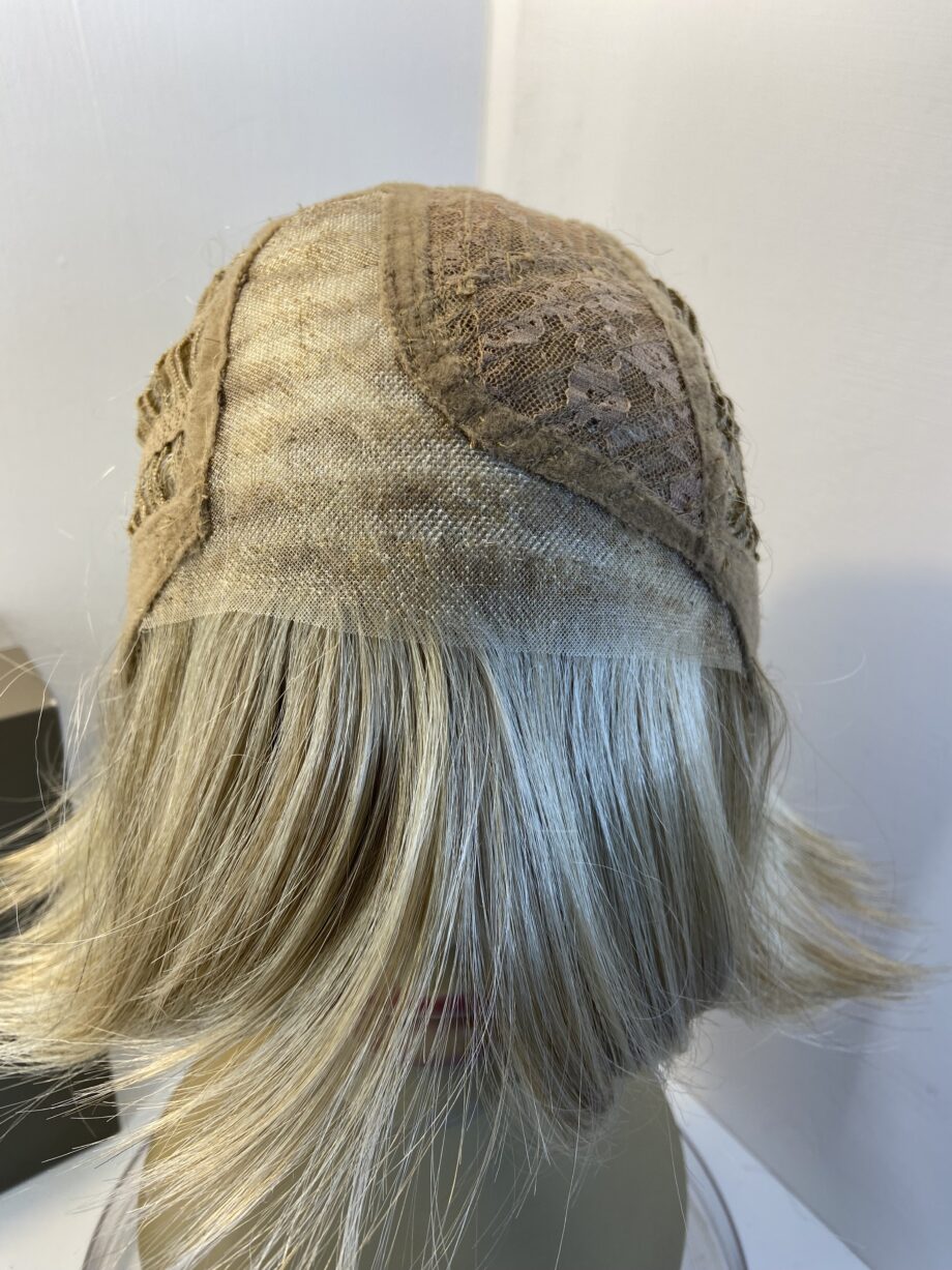 Natural image blonde wig. Bblss447