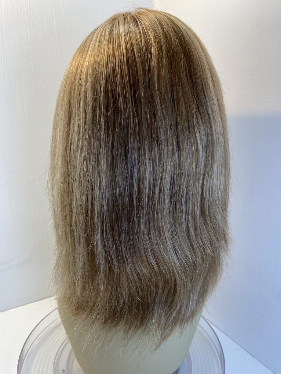 Human hair long honey blonde wig. Blmw55