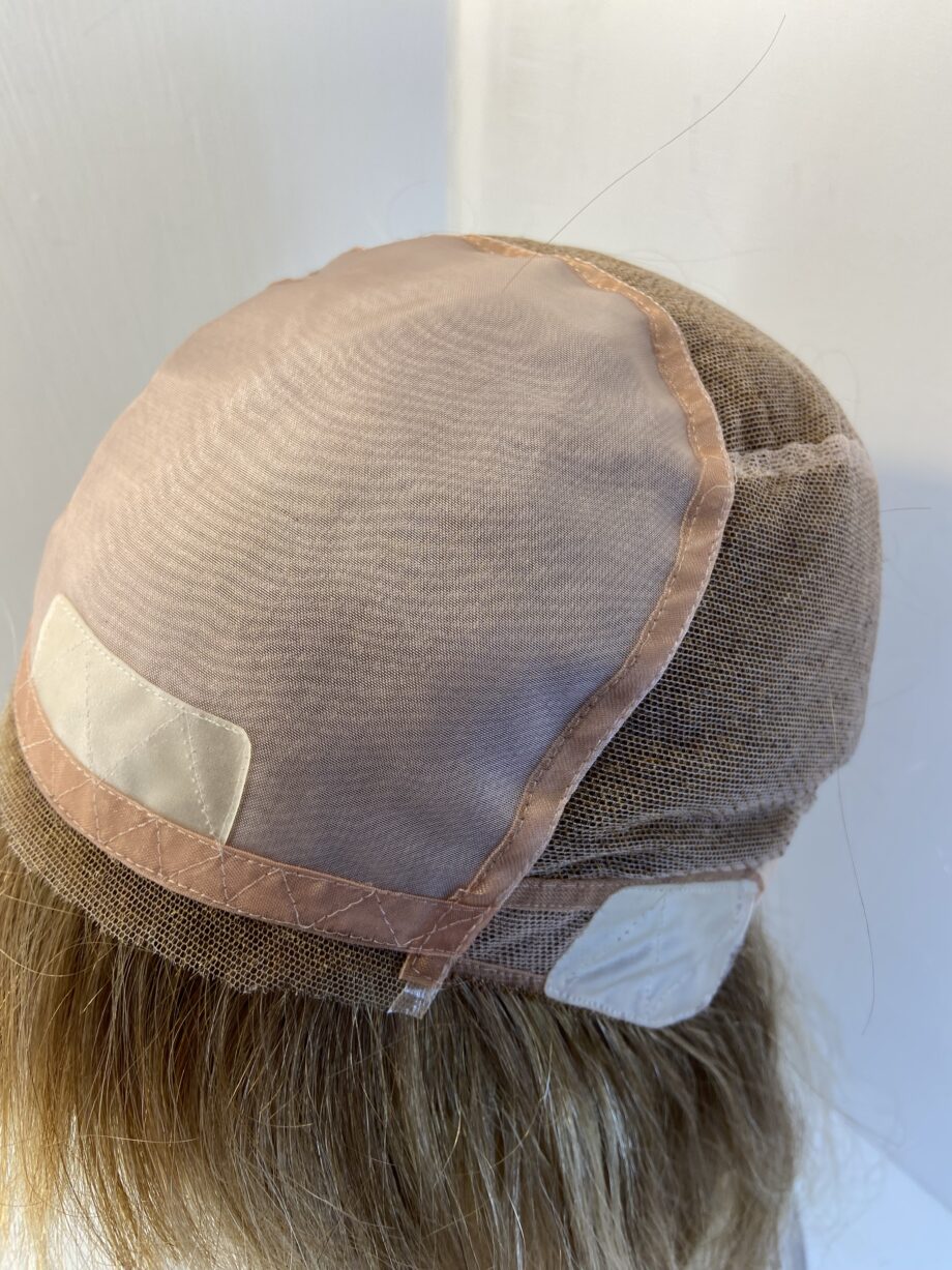 Human hair long honey blonde wig. Blmw55