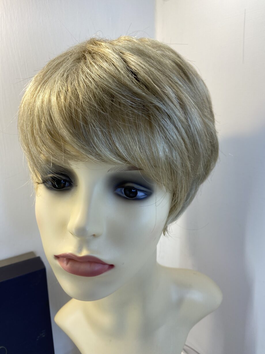 Beautiful blonde Amore wig. Bblss451